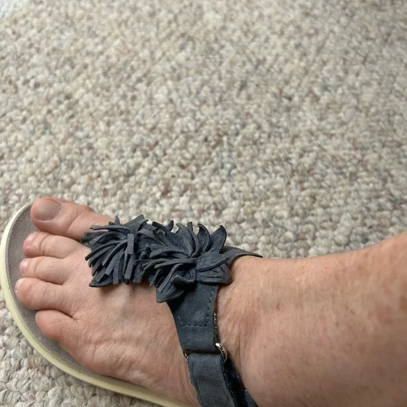 IGI & Co. Slate Blue/Gray Suede Italian-made Floral Fringe Women's Sandals 37 - Picture 3 of 6